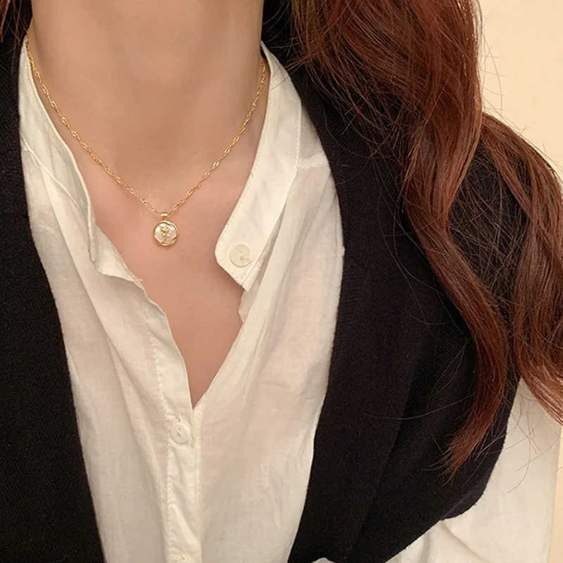 Gül Kolyesi